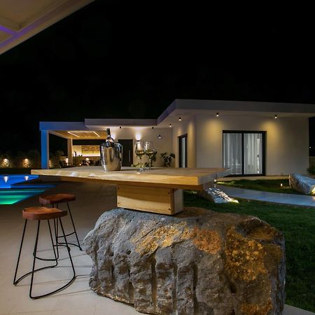 Ocean Pearl Sea View Villa ฟาลิรากี ภายนอก รูปภาพ
